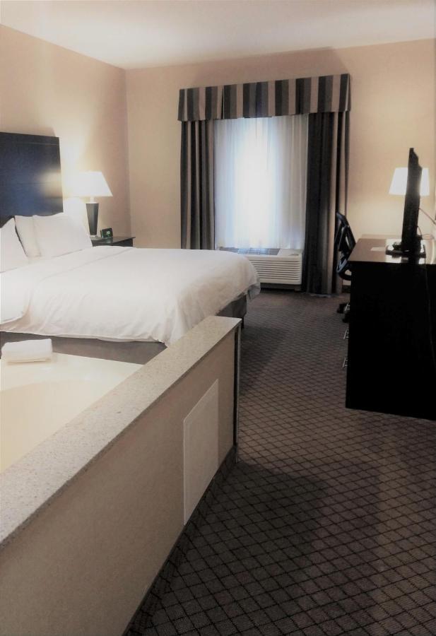 Holiday Inn Express Plymouth By Ihg Bagian luar foto
