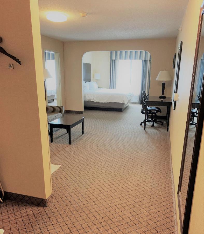 Holiday Inn Express Plymouth By Ihg Bagian luar foto