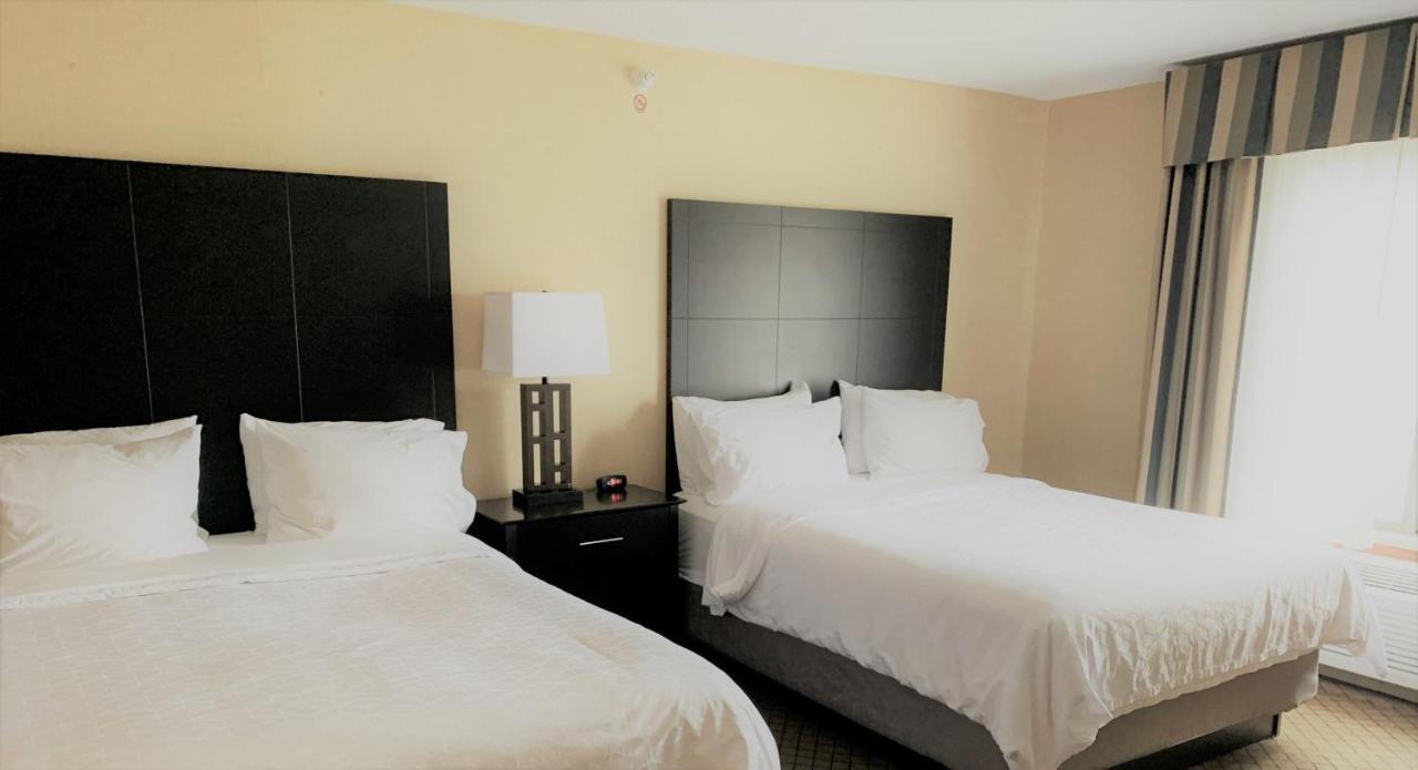 Holiday Inn Express Plymouth By Ihg Bagian luar foto