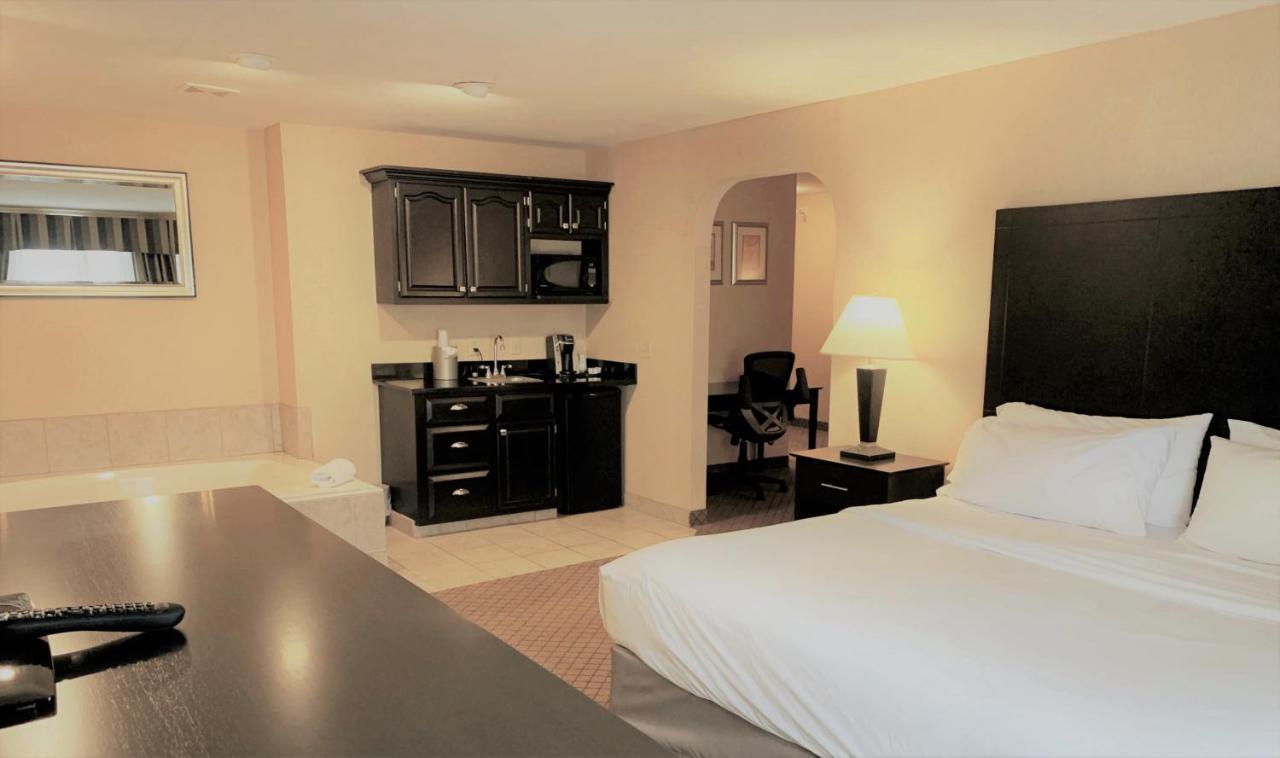 Holiday Inn Express Plymouth By Ihg Bagian luar foto