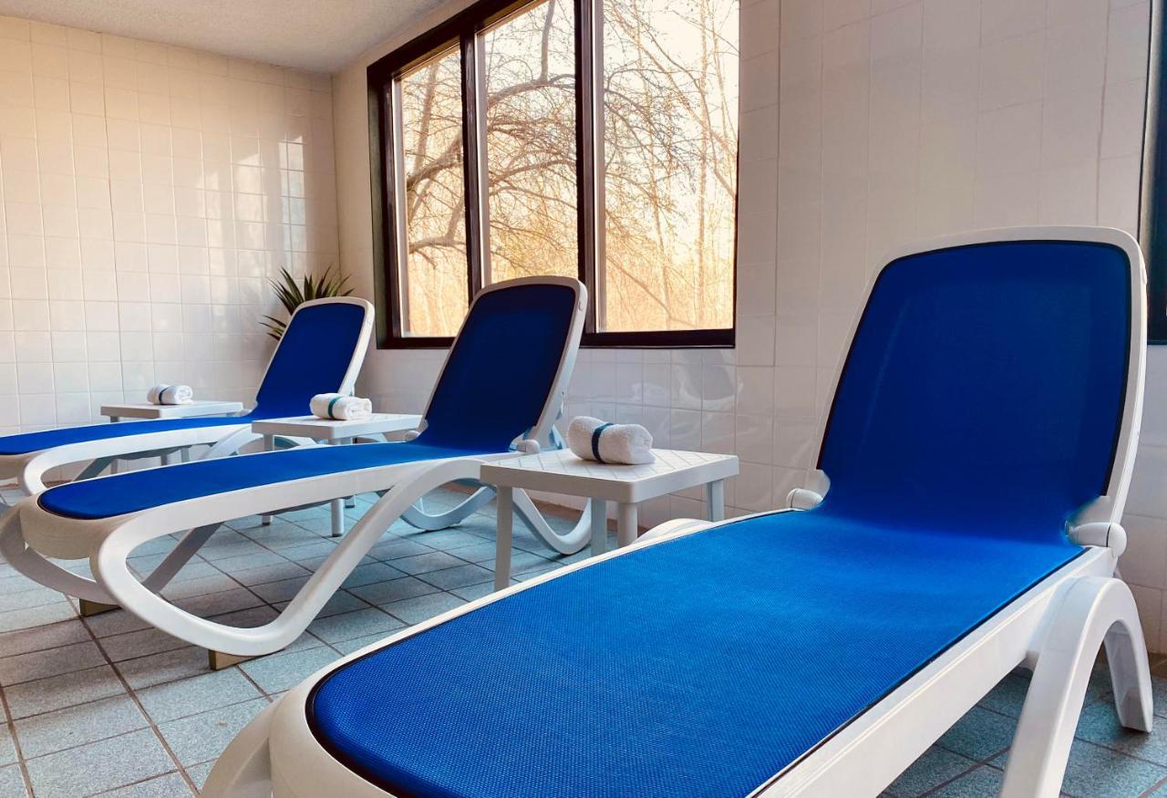 Holiday Inn Express Plymouth By Ihg Bagian luar foto