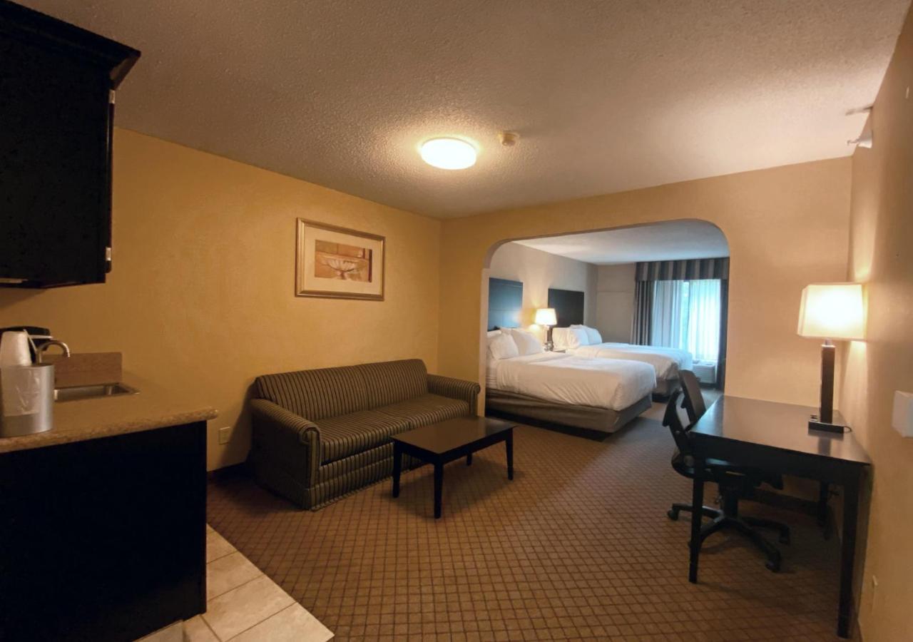Holiday Inn Express Plymouth By Ihg Bagian luar foto