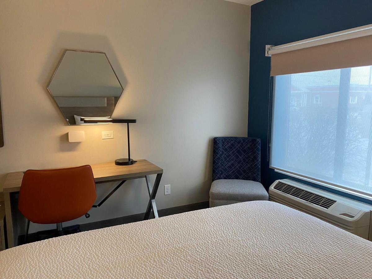 Holiday Inn Express Plymouth By Ihg Bagian luar foto