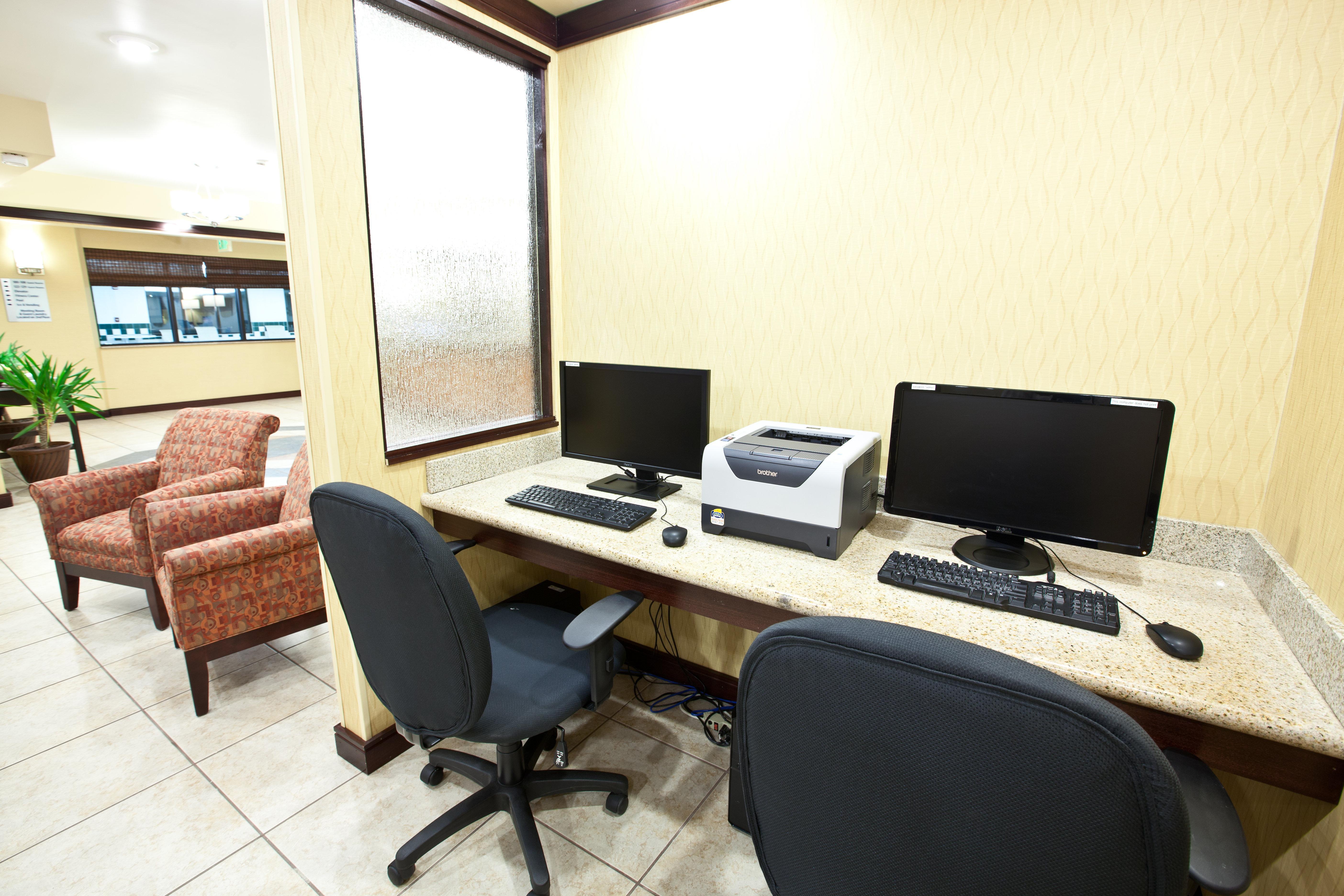 Holiday Inn Express Plymouth By Ihg Bagian luar foto