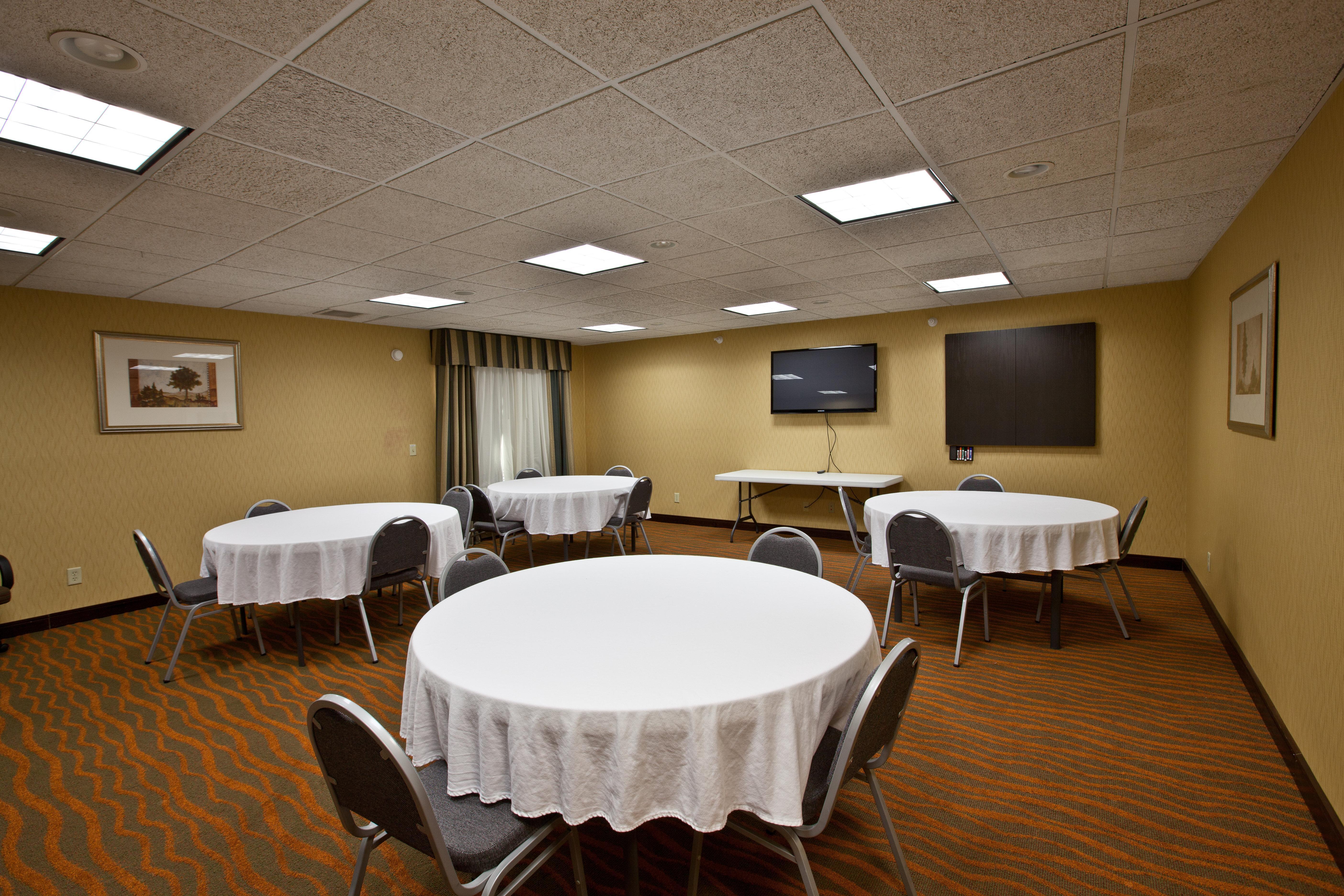 Holiday Inn Express Plymouth By Ihg Bagian luar foto
