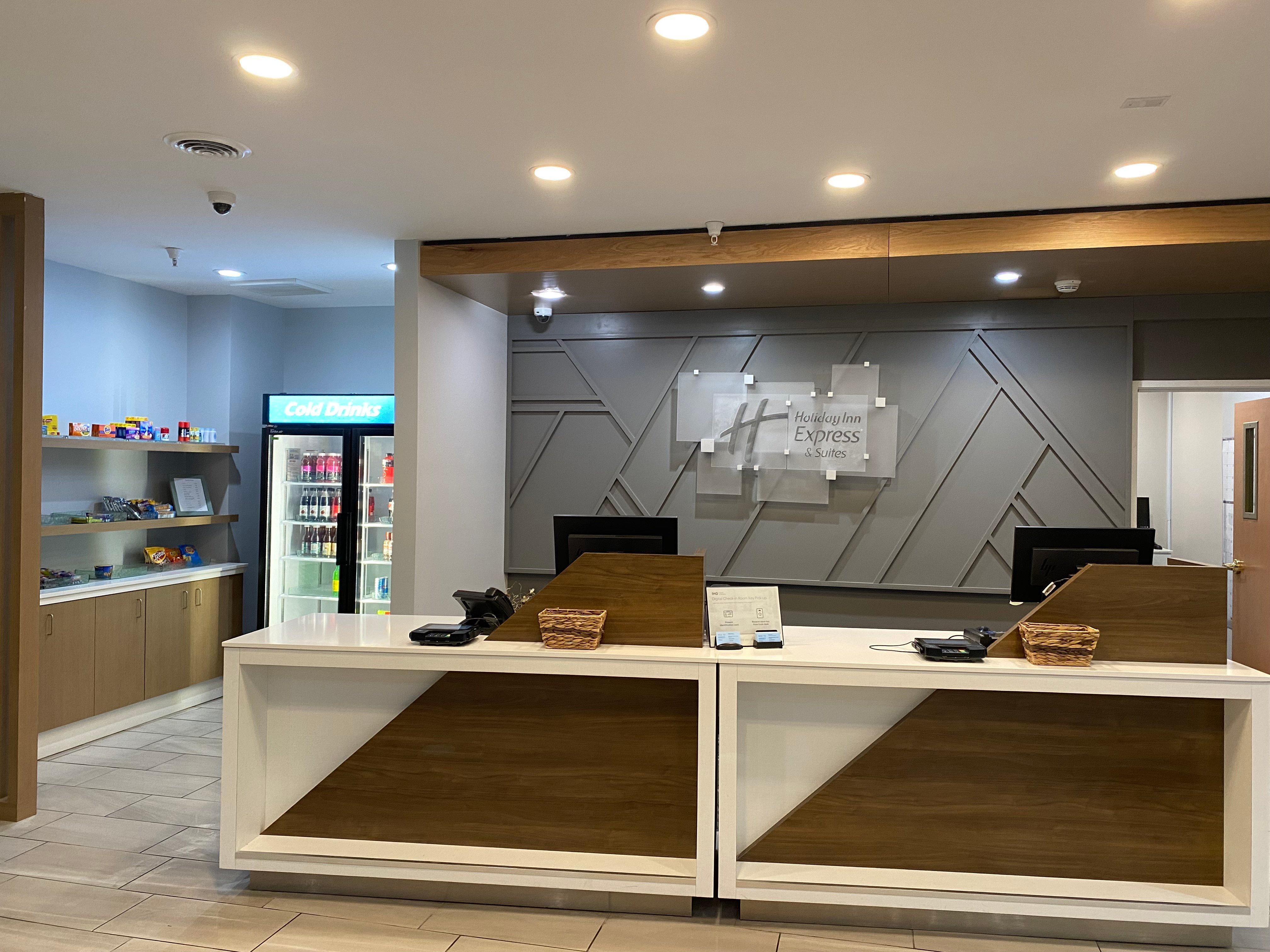 Holiday Inn Express Plymouth By Ihg Bagian luar foto