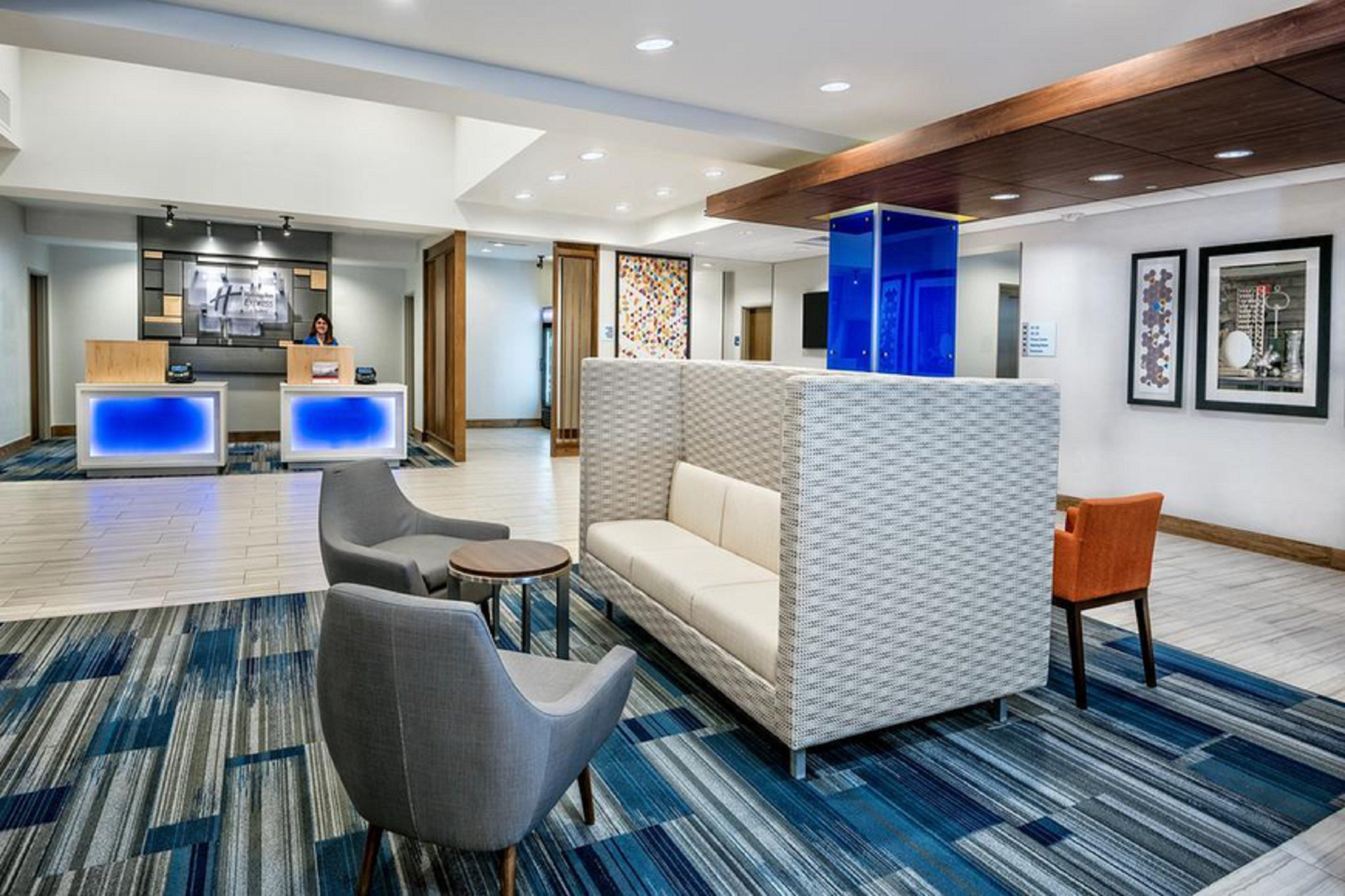 Holiday Inn Express Plymouth By Ihg Bagian luar foto