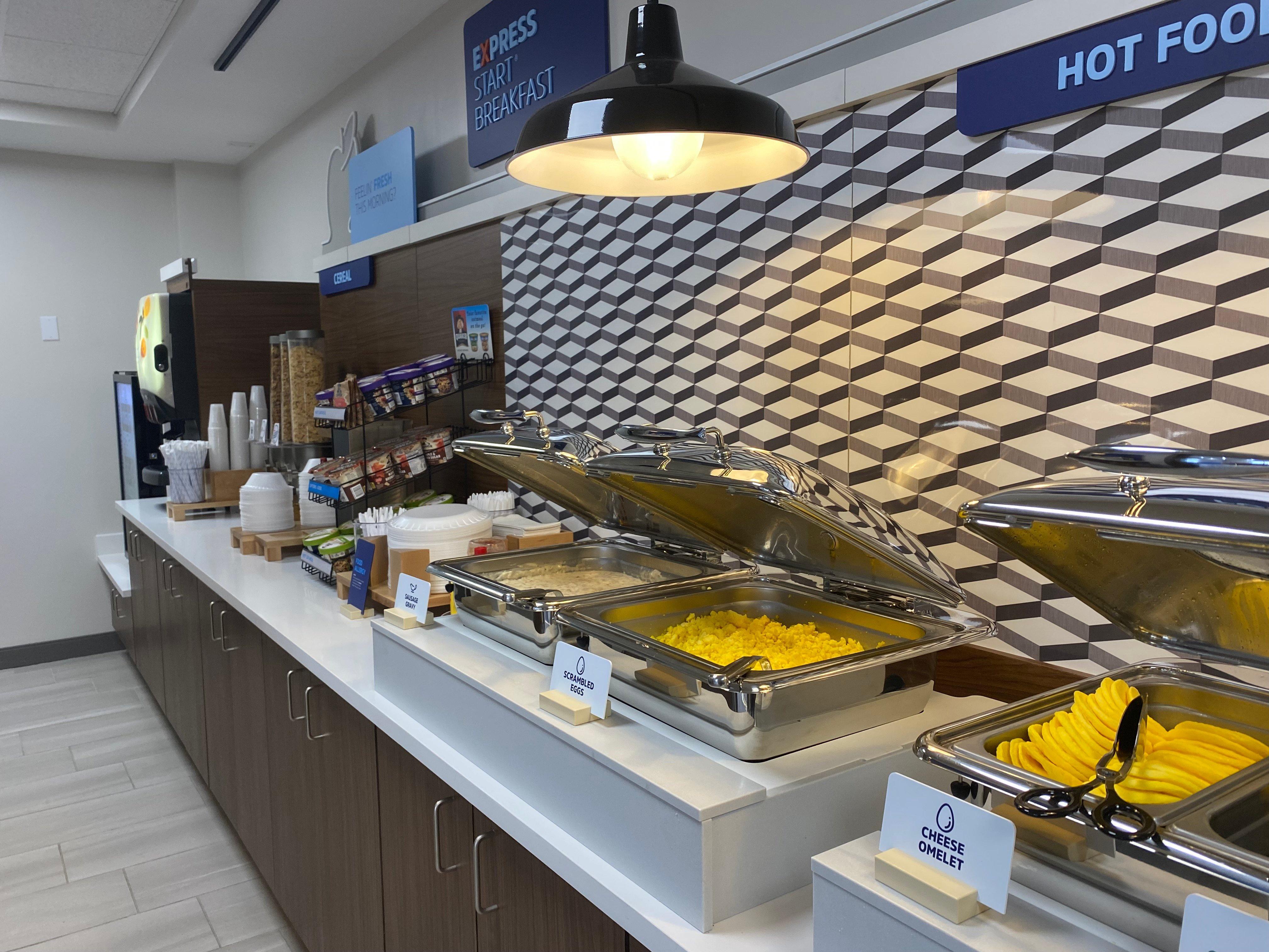 Holiday Inn Express Plymouth By Ihg Bagian luar foto